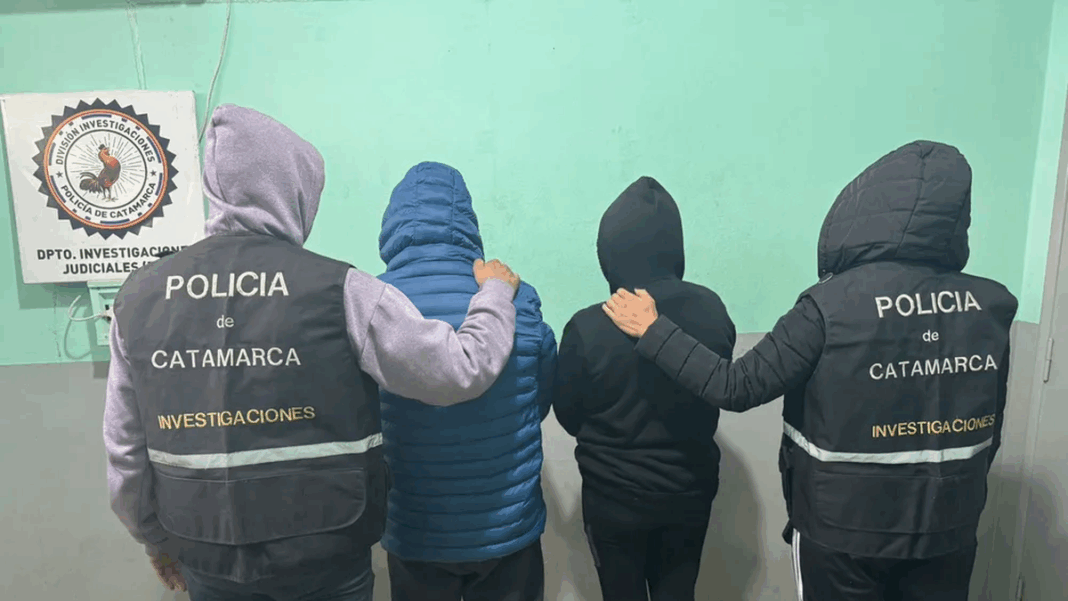 2323608-imputan-a-dos-personas-por-robo-tras-danar-el-blindex-de-un-local-comercial-en-pleno-centro