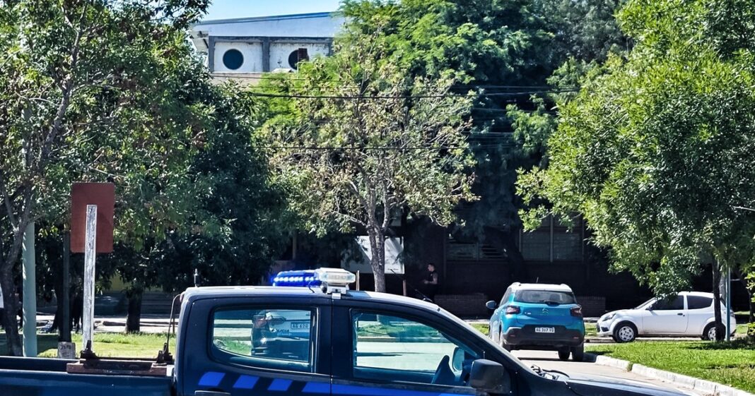 Exterior de la Escuela Secundaria Mariano Moreno en San Cristóbal, Santa Fe.