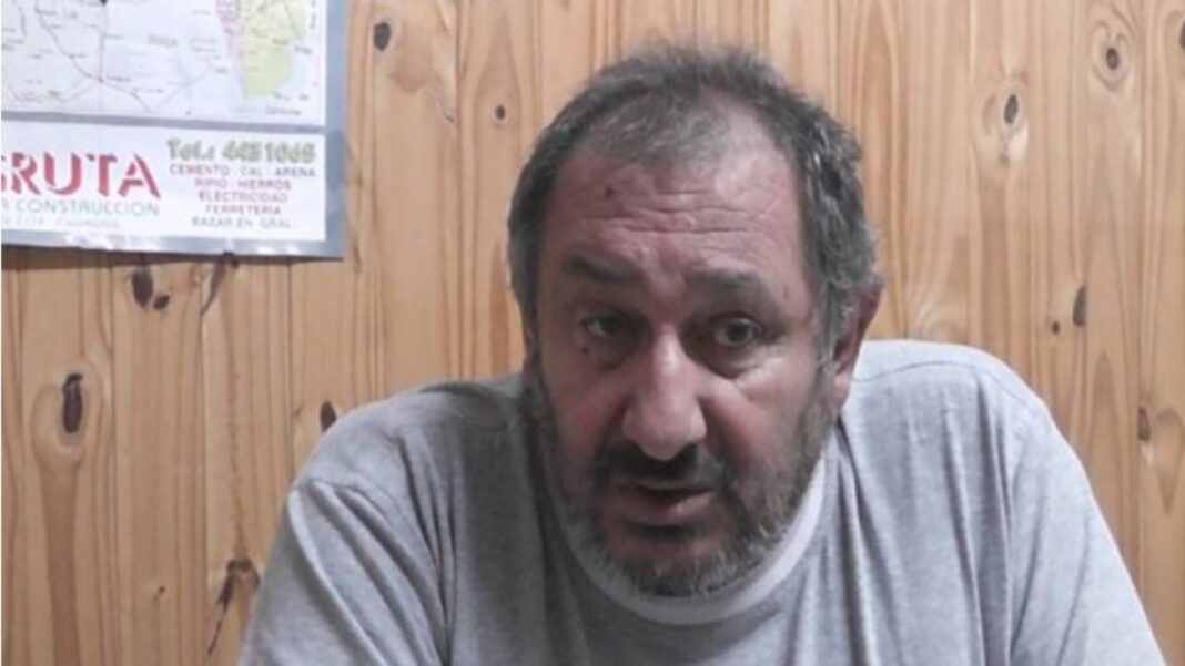 Trabajador textil en una fábrica de Catamarca