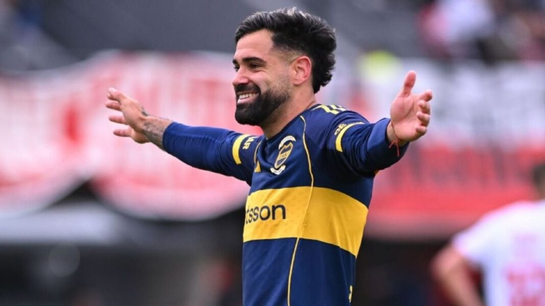 Jugadores de Boca celebrando un gol ante Defensa y Justicia en el Estadio Norberto Tito Tomaghello