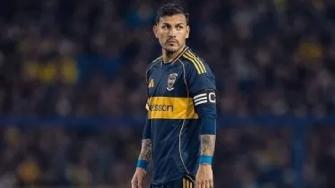 Jugadores de Boca Juniors en la cancha de Defensa y Justicia