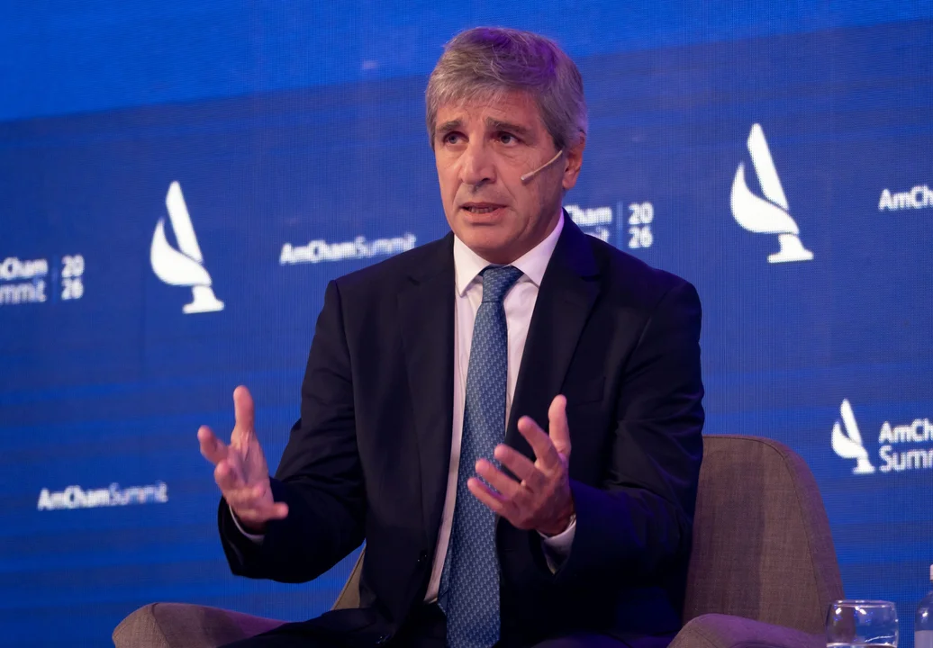 Ministro de Economía Luis Caputo durante conferencia con inversores