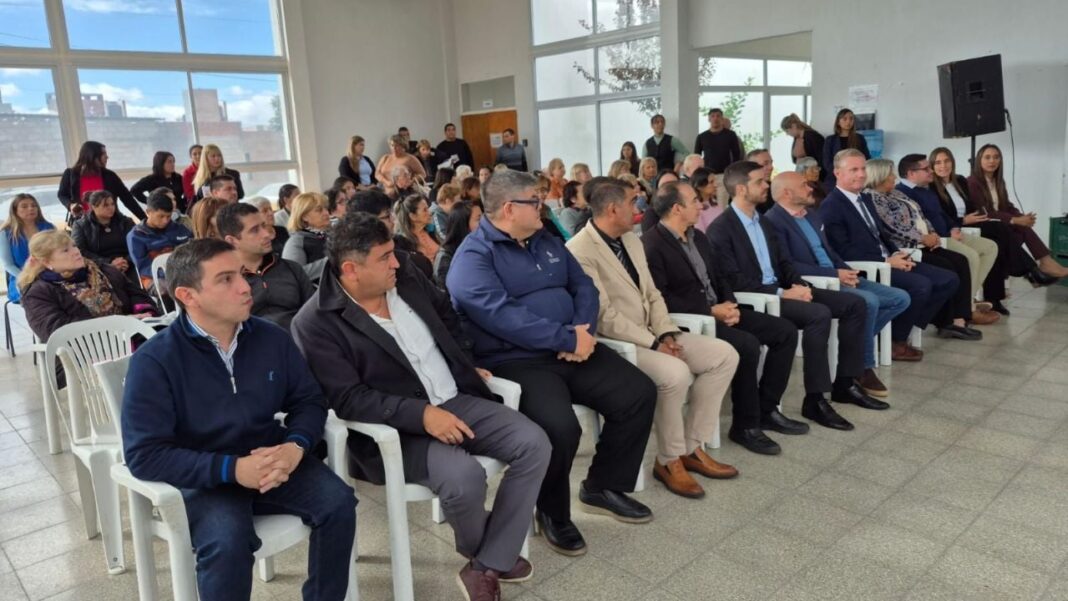 Autoridades provinciales durante el lanzamiento de la campaña 