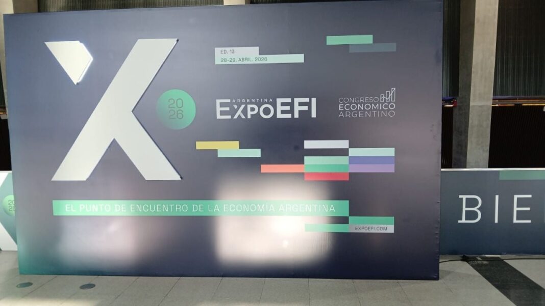 Equipo del gobernador Raúl Jalil en la Expo EFI 2026