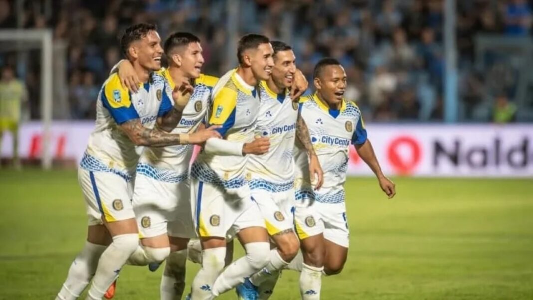 Ángel Di María en un partido de Rosario Central por la Copa Libertadores