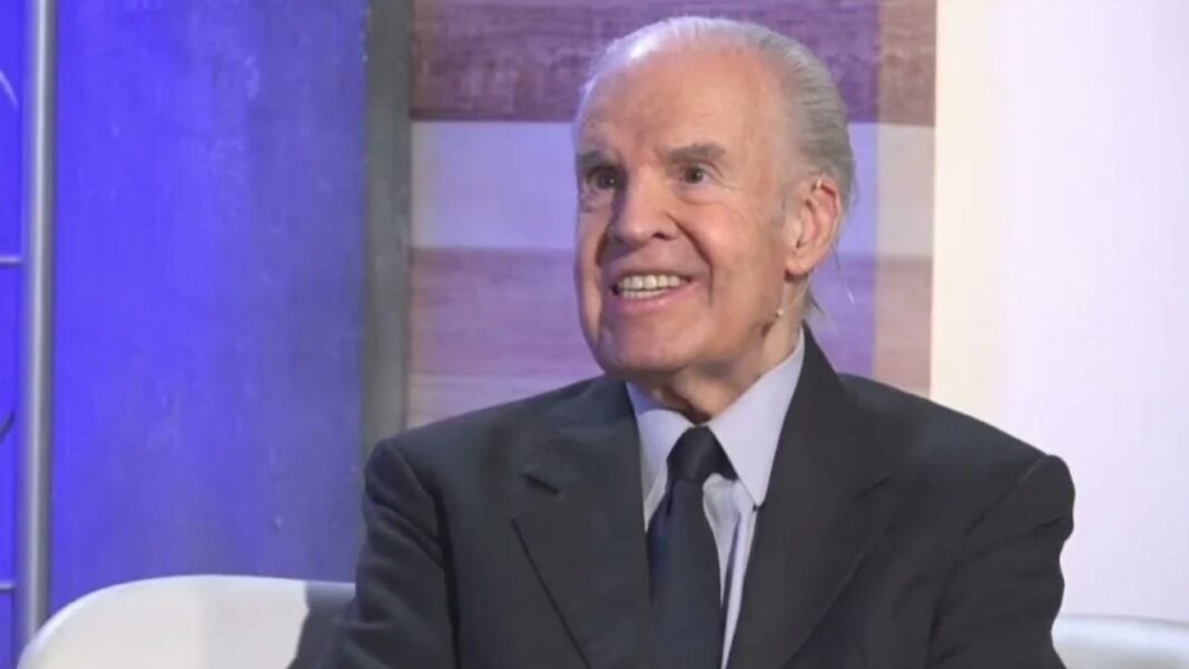 Chavo Fucks y Julio Ricardo, periodistas deportivos.