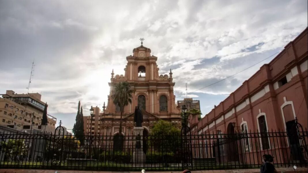 Cielo nublado sobre el Valle Central de Catamarca