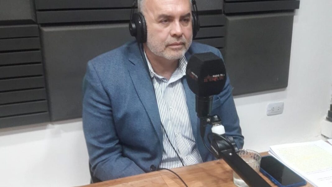 Vista aérea del río Los Patos y la zona montañosa de Catamarca