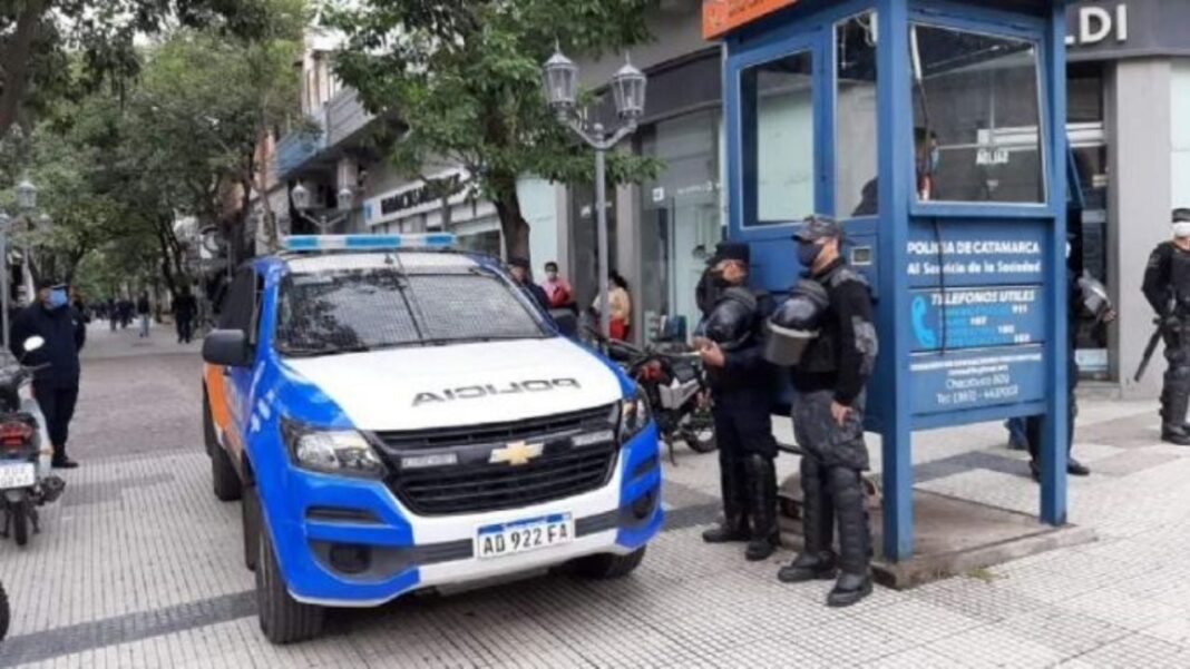 Operativo de seguridad en la peatonal Rivadavia, Catamarca