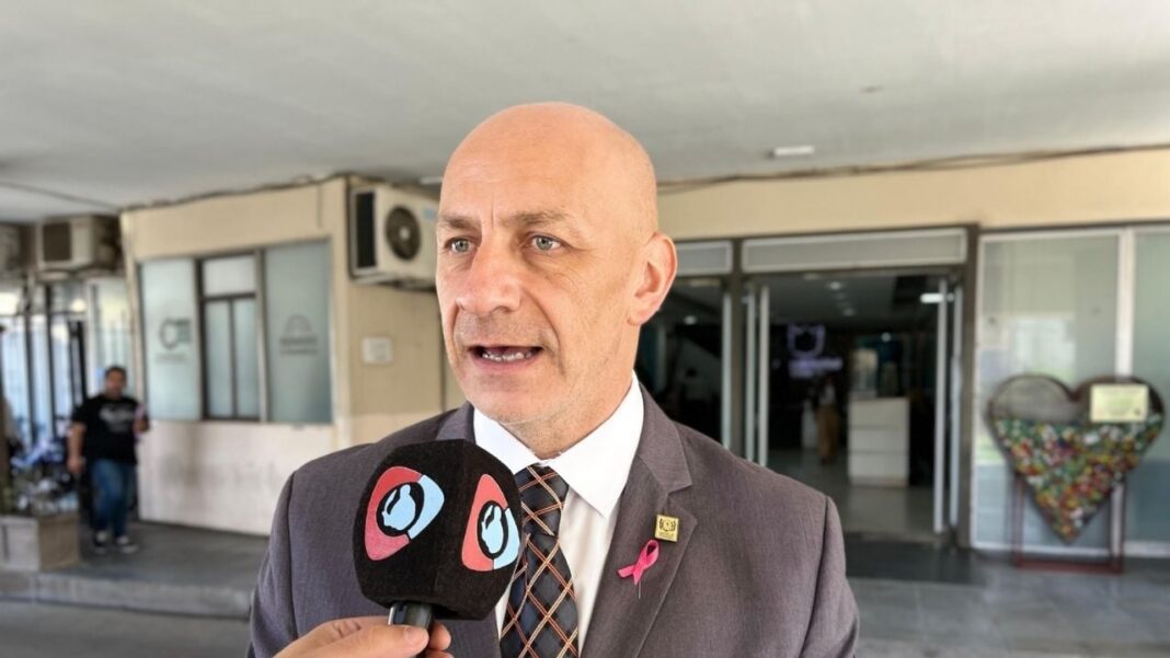 Diputado provincial Luis Fadel durante una declaración pública.