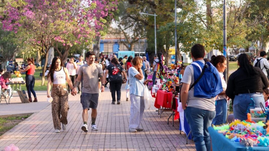 Natalia Andrea Seco, directora de Economía Social, en una entrevista sobre emprendedores en Catamarca