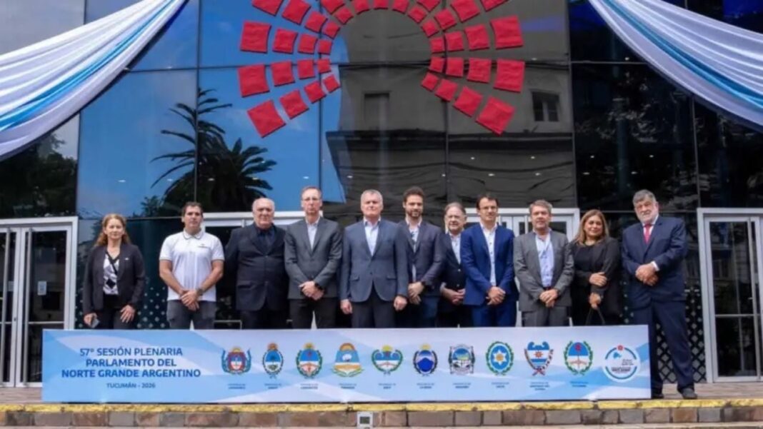 Reunión de empresarios industriales del Norte Grande, incluyendo a representantes de Catamarca.