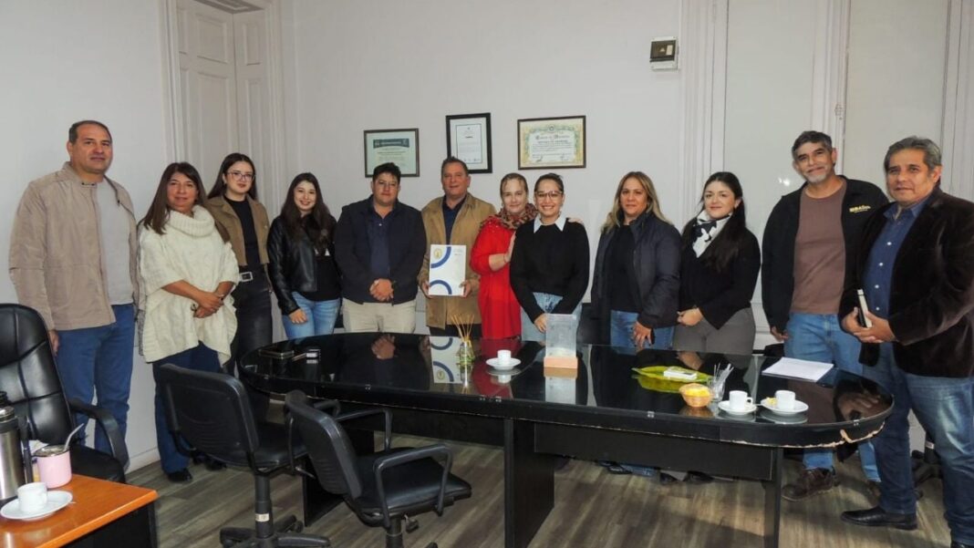 Estudiantes de Arquitectura en obra de autoconstrucción en Catamarca