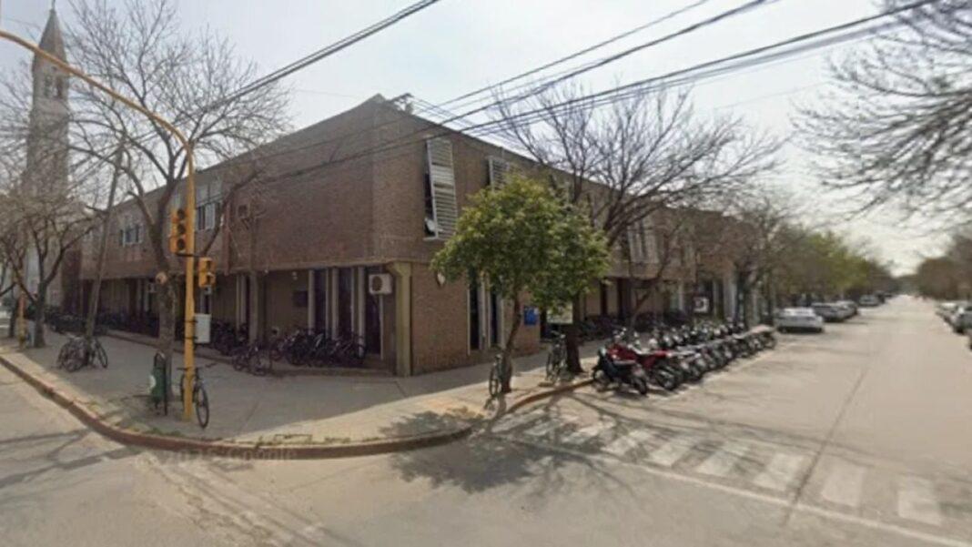 Fachada de una escuela técnica, imagen referencial del hecho ocurrido en Sunchales.