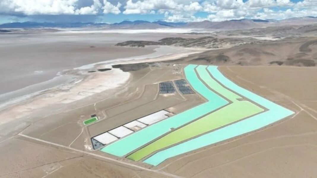 Vista aérea de las instalaciones del proyecto minero Hombre Muerto Oeste (HMO) en la Puna catamarqueña.