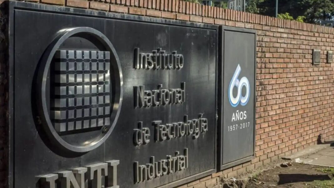 Logotipo del Instituto Nacional de Tecnología Industrial (INTI) en un fondo neutro.