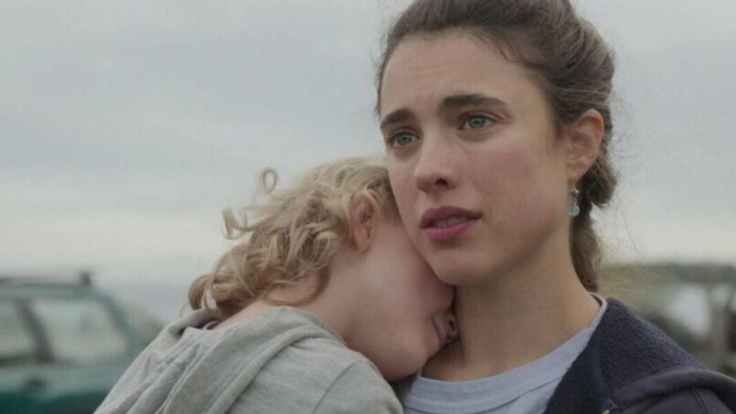 Margaret Qualley en una escena de la miniserie La asistenta de Netflix