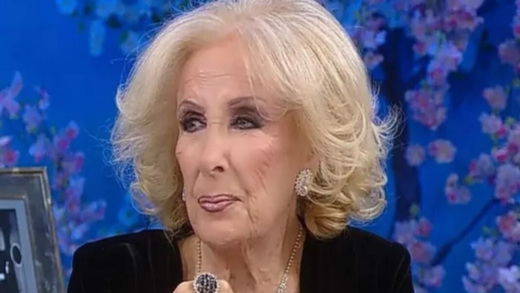 Mirtha Legrand durante una entrevista televisiva