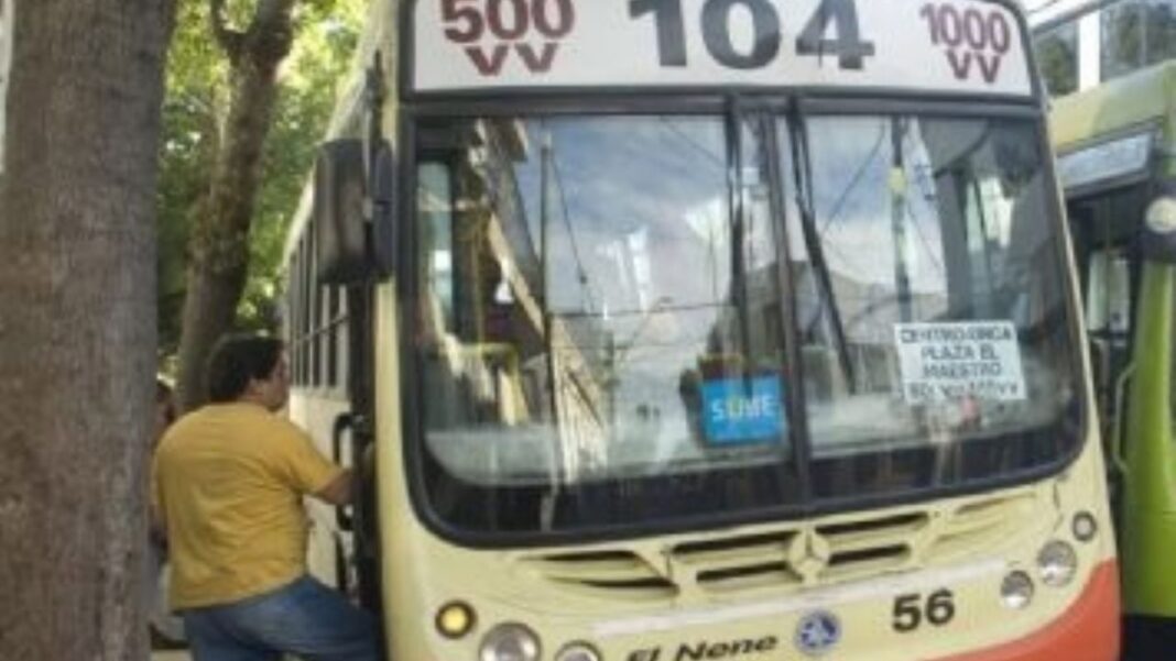 Trabajadores de la empresa El Nene en Catamarca durante medida de fuerza
