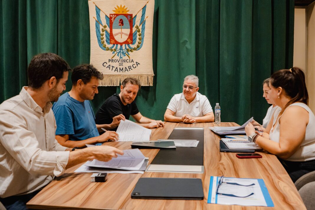 Firma de convenio de seguridad entre autoridades de la Provincia y el Municipio de Andalgalá