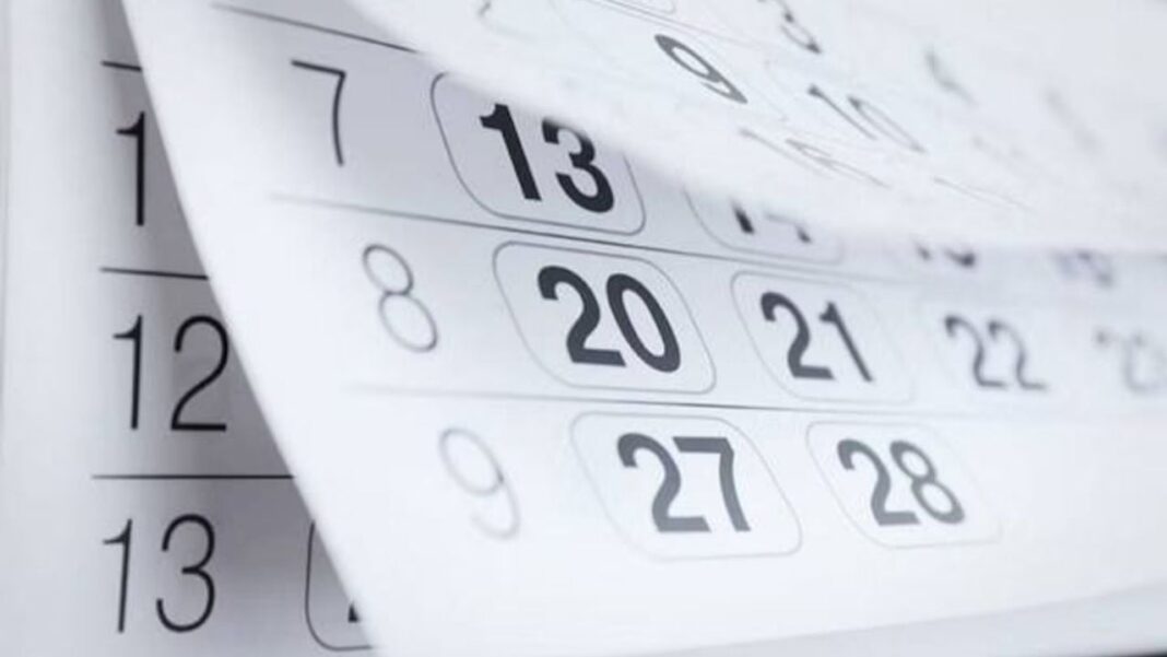 Calendario marcando los días 1 y 25 de mayo como feriados en Argentina