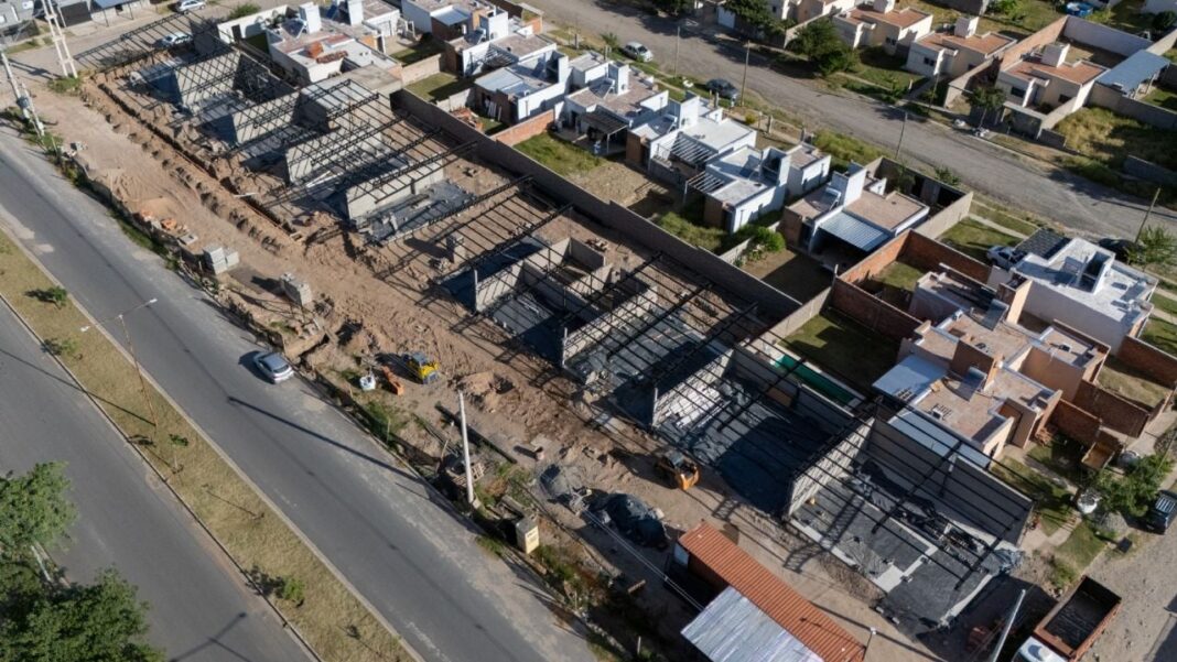 Vecinos de Valle Chico participan en consulta sobre el futuro centro comercial del barrio