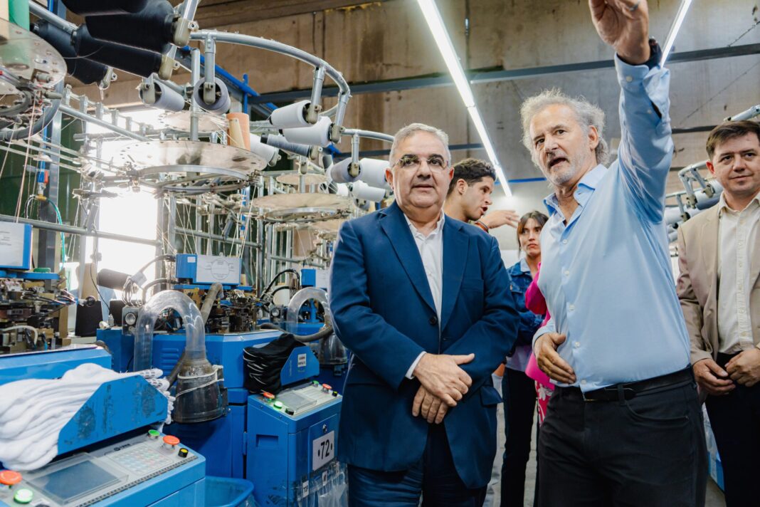 Autoridades provinciales recorren las nuevas instalaciones de Rocotex en el Parque Industrial El Pantanillo, Catamarca.