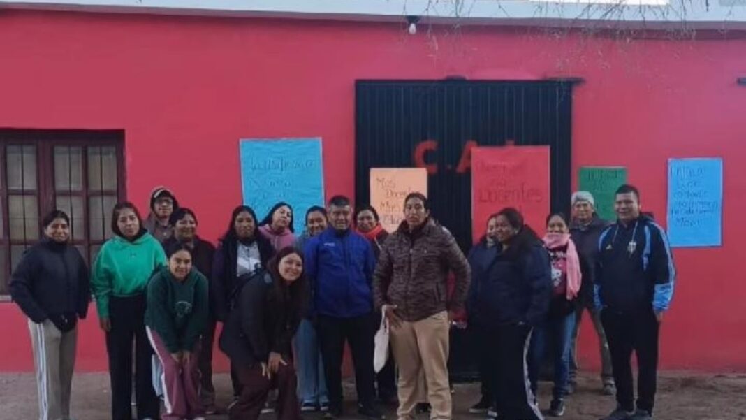 Exterior de la Escuela N° 68 Olmos y Aguilera en la localidad de El Durazno, Catamarca
