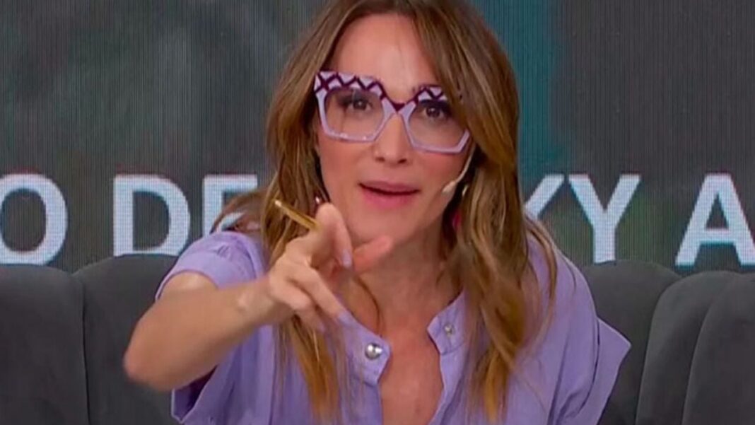Verónica Lozano, conductora de Telefe, durante una entrevista