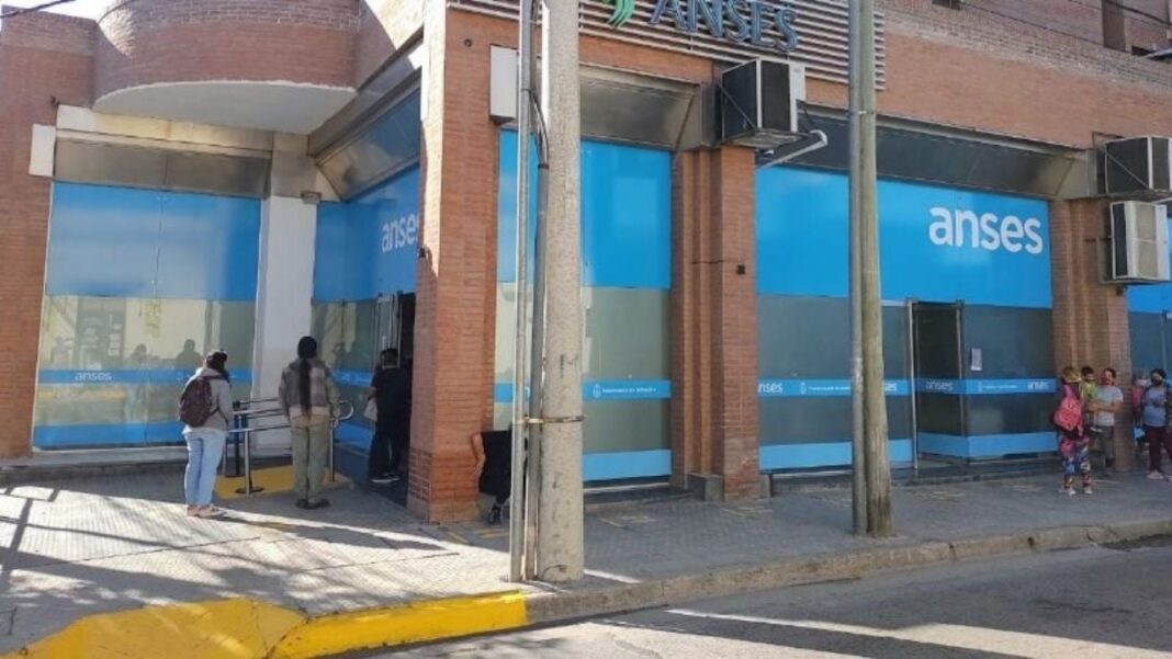 Edificio de ANSES en Catamarca cerrado por feriado provincial