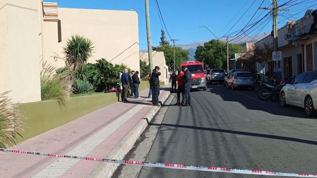 Kiosco 24 horas en calle Esquiú, centro de Catamarca, donde falleció Carlos Bertorello