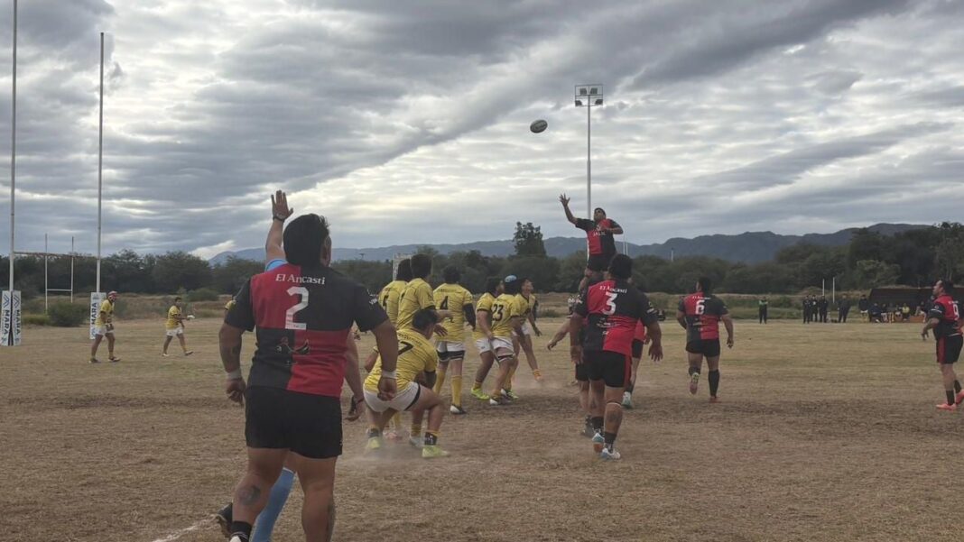 Jugadores de Catamarca Rugby Club celebrando un triunfo ante Hurones