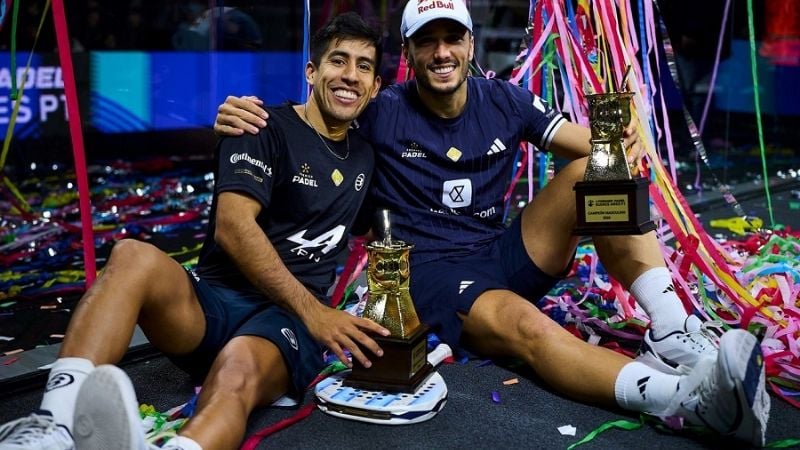 Federico Chingotto y Alejandro Galán celebrando el título en Parque Roca