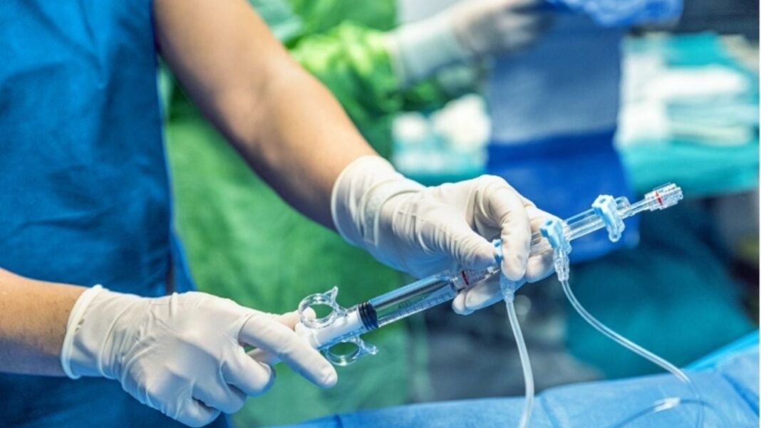 Paciente en diálisis en un centro médico de Argentina