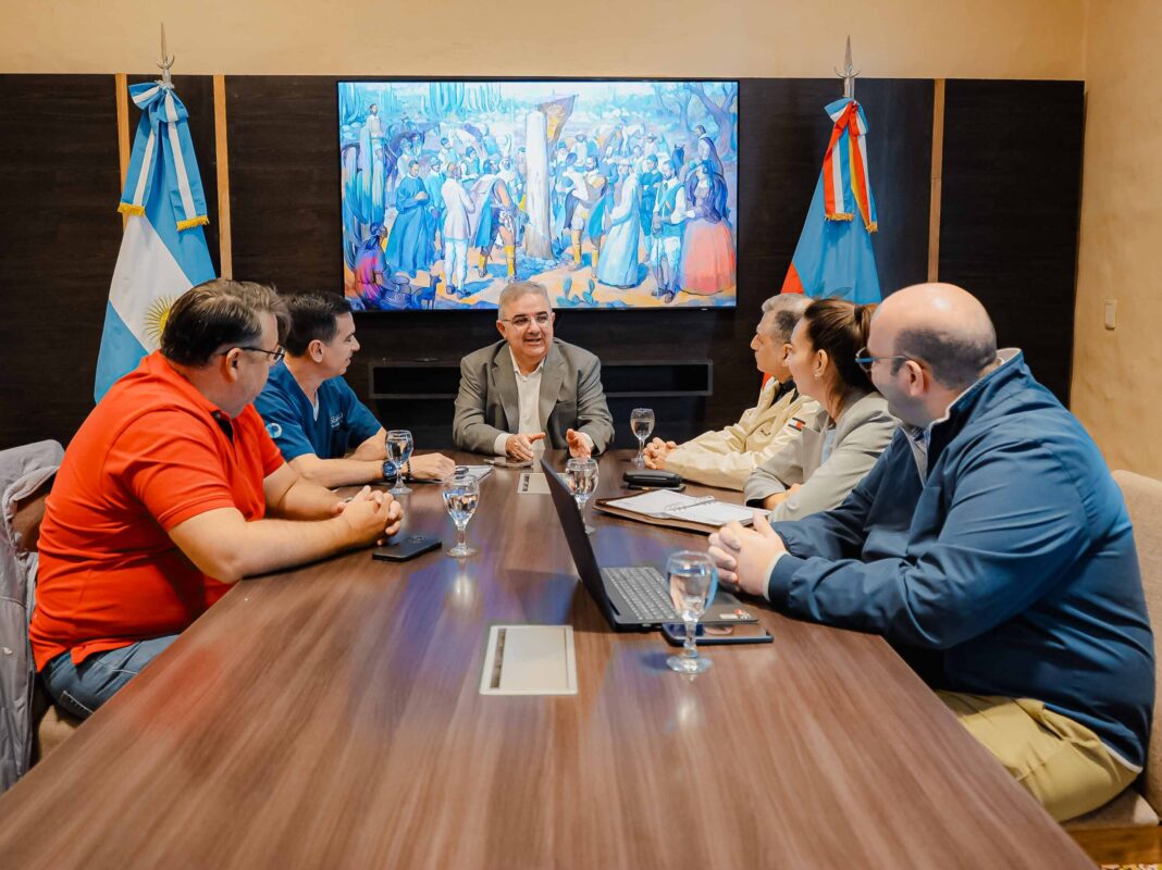 Reunión entre el gobernador Raúl Jalil y representantes del Círculo Médico y Colegio de Bioquímicos de Catamarca