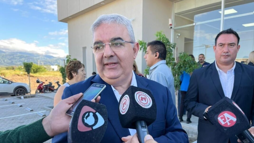 Gobernador Raúl Jalil durante declaraciones sobre regalías mineras y obra pública en Catamarca