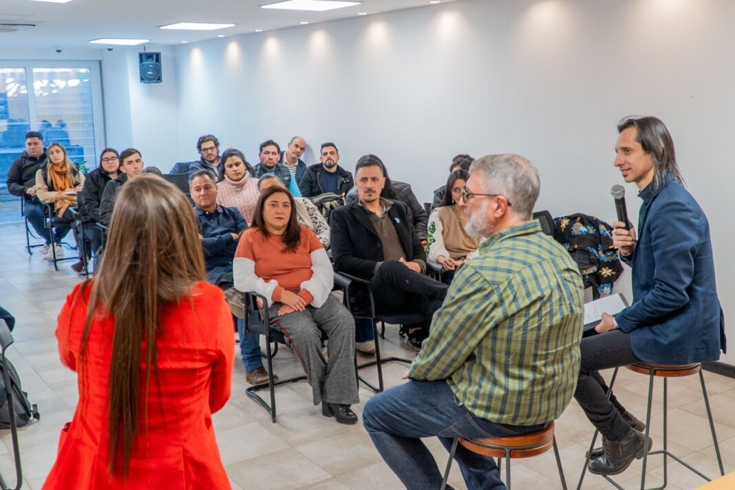 Panel de empresas logísticas en jornada de comercio electrónico en el Nodo Tecnológico Catamarca