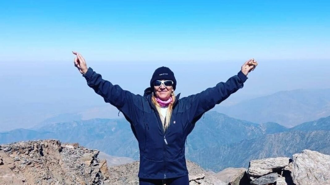 Mara Barrionuevo, montañista catamarqueña, en expedición al Kilimanjaro