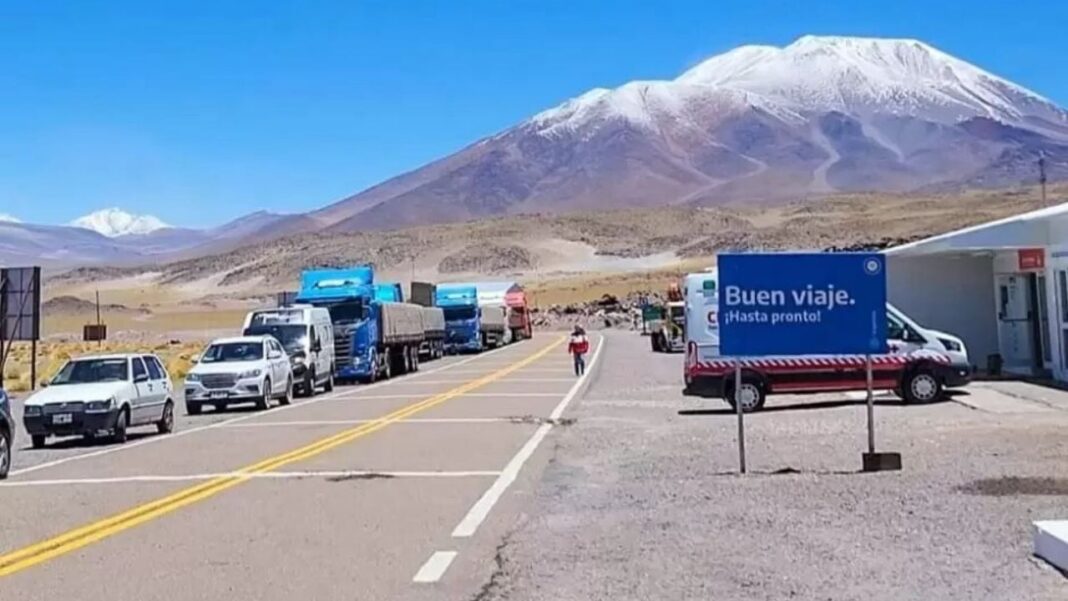 Vista del Paso Internacional de San Francisco en la frontera entre Argentina y Chile
