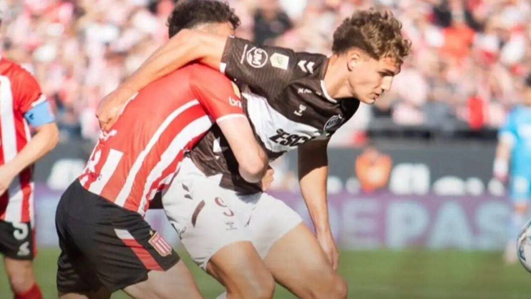 Partido Platense vs Estudiantes en el estadio Ciudad de Vicente López