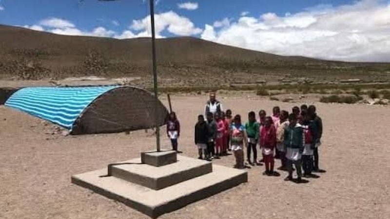 Escuela en zona de montaña de Catamarca durante el invierno