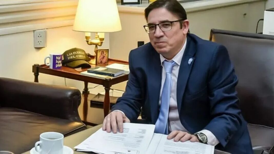 Alejandro Álvarez, subsecretario de Políticas Universitarias, en una conferencia de prensa