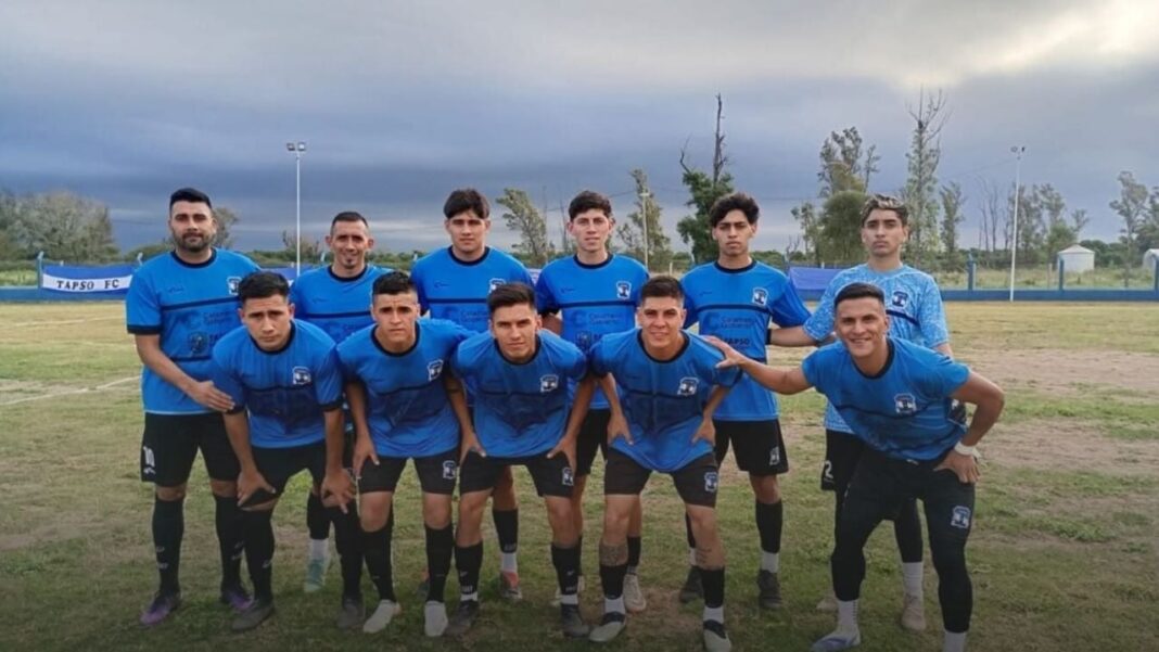 Jugadores de Tapso FC celebrando el triunfo ante San Lorenzo de Huachaschi
