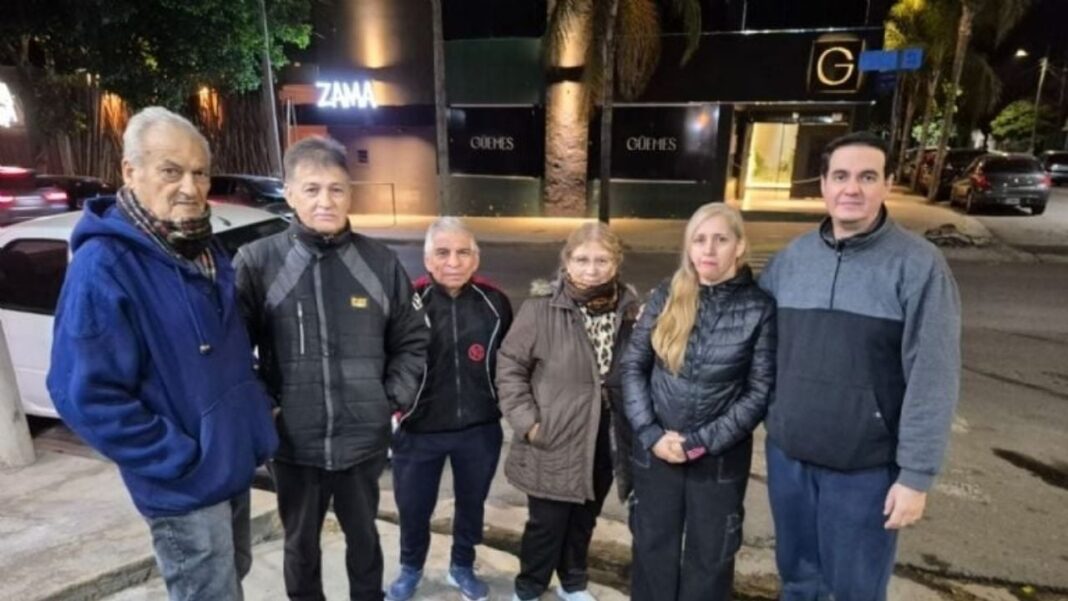 Vecinos de la avenida Güemes protestan por falta de controles en boliches