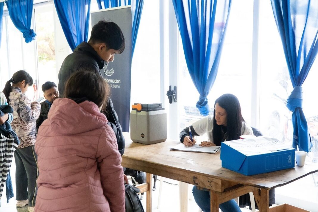 Operativo del Programa Lleguemos al Barrio en el CIF 2 del barrio Ribera del Valle
