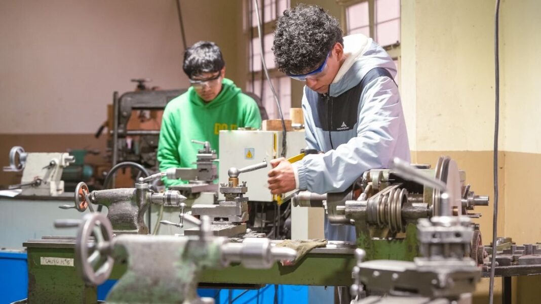 Jóvenes técnicos participan en entrevistas de Minera Alumbrera en Catamarca