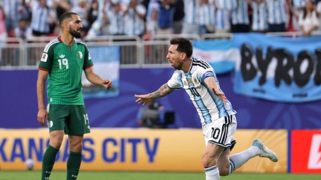 Jugadores de Argentina celebran un gol ante Egipto en el Mundial 2026