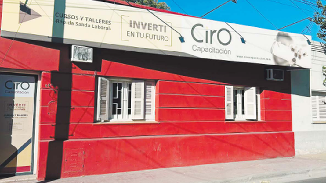 Firma de convenio entre CIRO Capacitación y UTN La Rioja