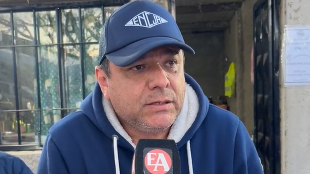 Estacionamiento de la escuela Clara J. Armstrong frente al Predio Ferial durante la Fiesta del Poncho
