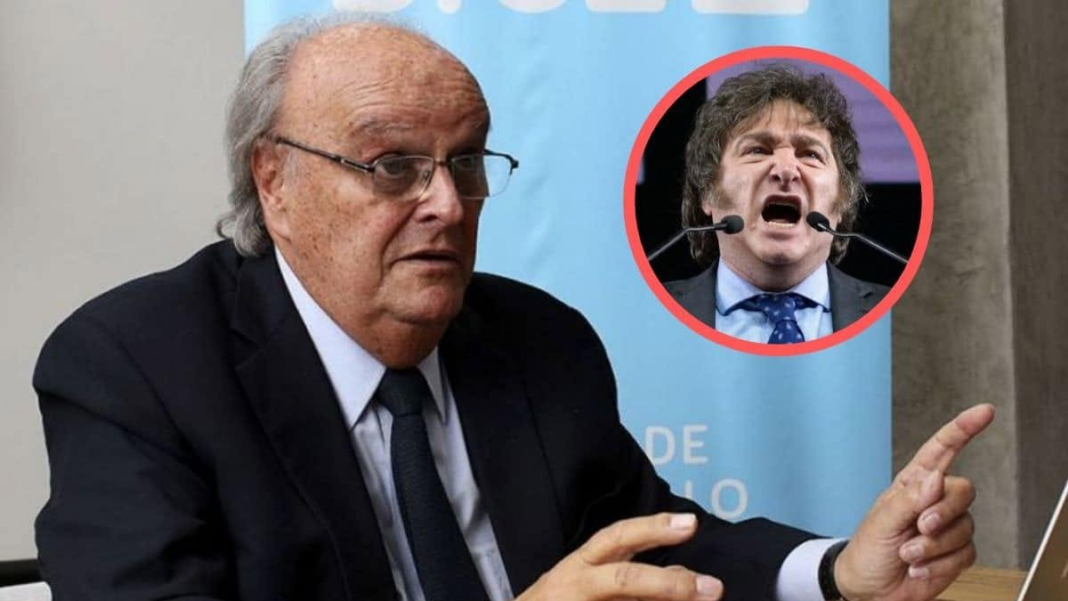 José de Mendiguren hablando en un acto público